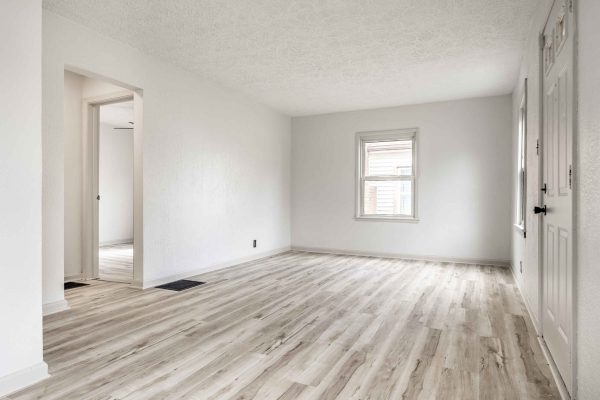 4605 Farrington Ave-11