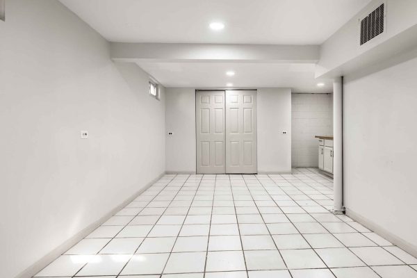 4605 Farrington Ave-24