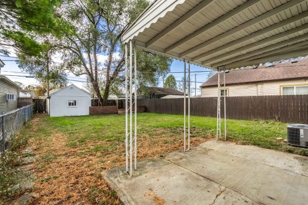 4605 Farrington Ave-26