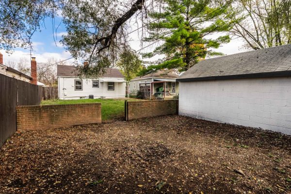 4605 Farrington Ave-29