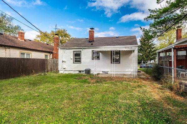 4605 Farrington Ave-32