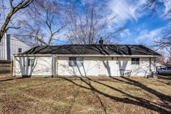 8815-frontenac-road-001