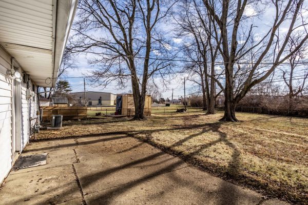 8815-frontenac-road-007