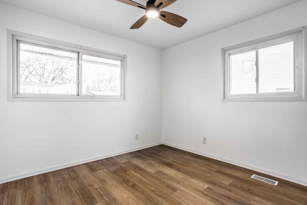 8815-frontenac-road-011